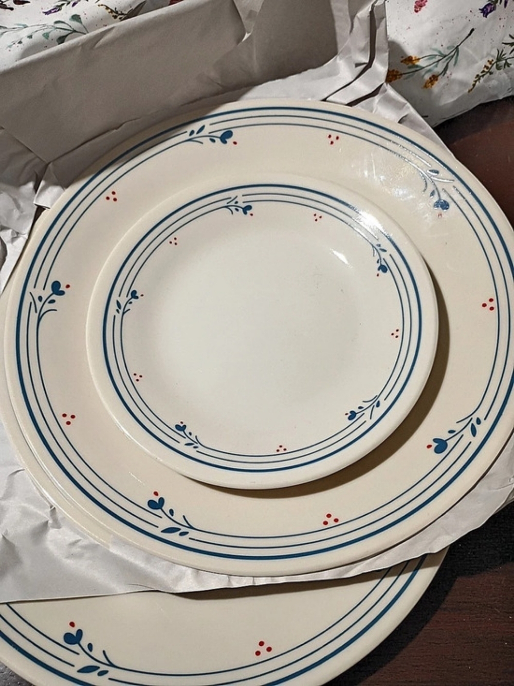 Corelle Country Cottage Floral Dinnerware Set in Cream & Blue